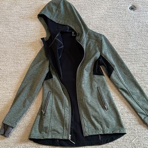 NWT Ladies Trail Jacket - Size Medium